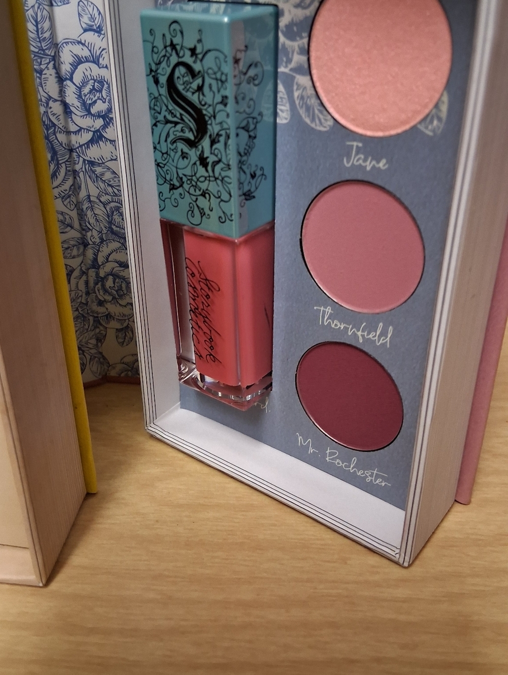 Storybook Cosmetics Trio Eyeshadow & Lip Sets — Bundle Set - Picture 4 of 7